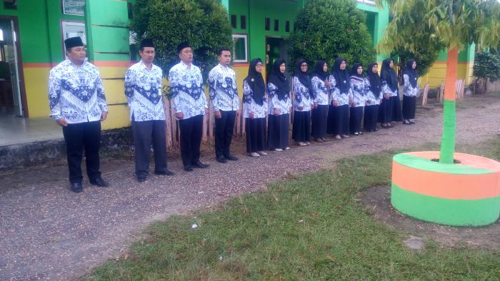 Majelis Guru MTs Negeri 7 Batanghari Senantiasa Tingkatkan Kompetensi Profesionalisme