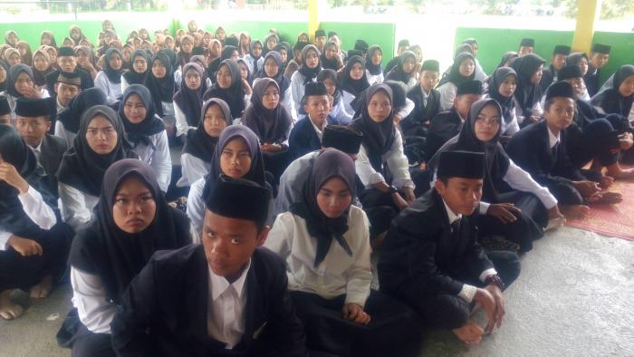 Siswa-Siswi Kelas IX MTs Negeri 7 Batanghari Lulus 100%