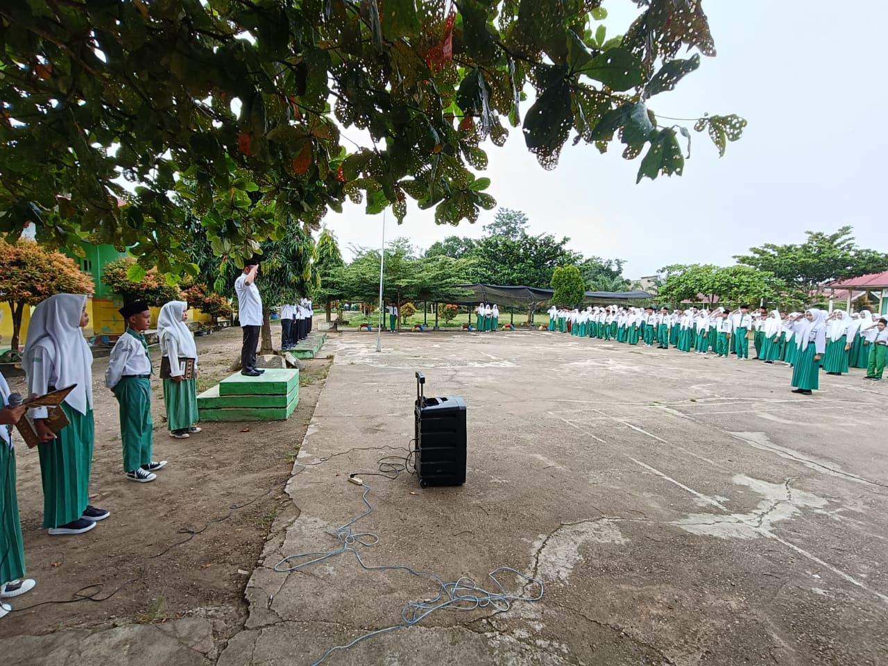 Kepala Madrasah Menjadi Pembina Perdana Mengawali Semester Genap