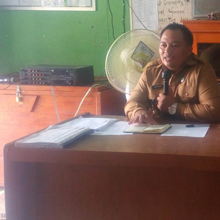 Kepala MTs Negeri 7 Batanghari Pimpin Rapat Kelulusan