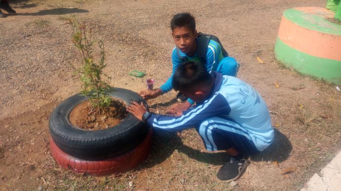 Green MTs Negeri 7 Batanghari Dengan Gotong Royong