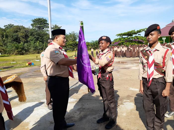 Upacara Pelepasan Anggota Pramuka MTs Negeri 7 Batanghari Menuju Buper Jambore
