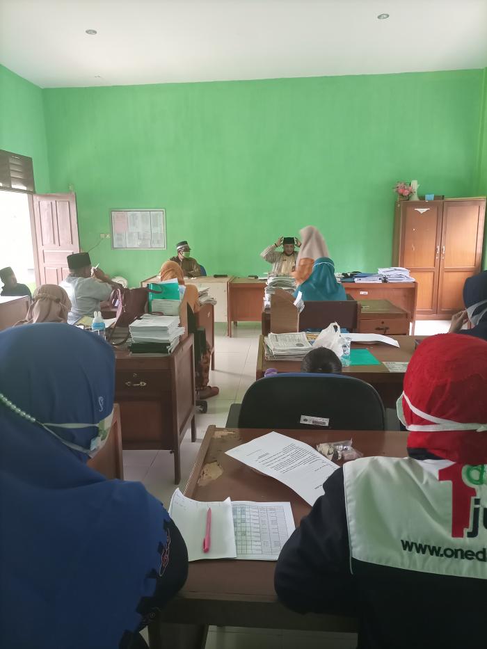 Awali Semester Genap Tahun Pelajaran 2020/2021, Kepala MTs Negeri 7 Batanghari Gelar Rapat Pembagian Tugas