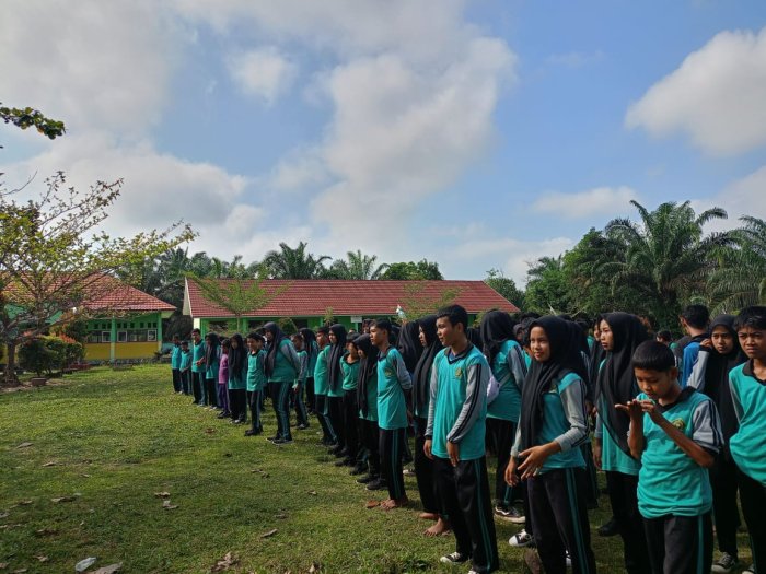 Kantin MTsNegeri 7 Batang Hari Bentuk Kebiasaan Baik Siswa