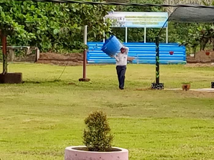 Semangat Bersih-Bersih MTs Negeri 7 Batanghari