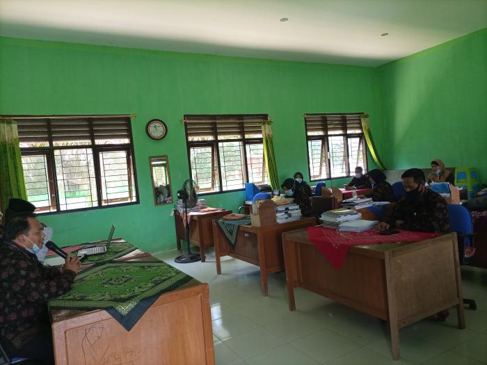 Rapat Persiapan PTM Terbatas MTs Negeri 7 Batanghari