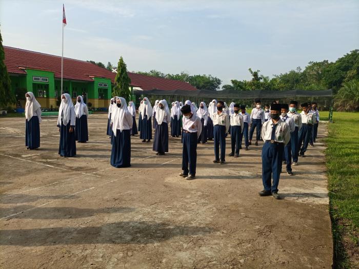 Kepala MTs Negeri 7 Batanghari Berikana Arahan Sebelum Pelaksanaan ANBK