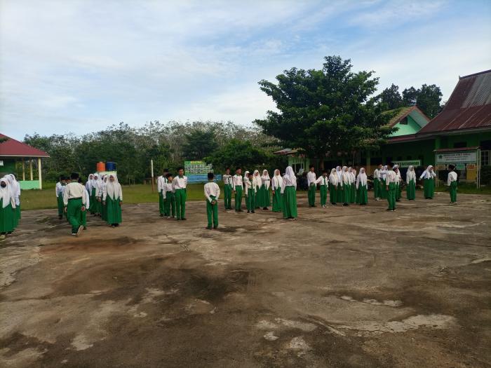 Pembentukan Sikap Siswa-Siswi MTs Negeri 7 Batanghari