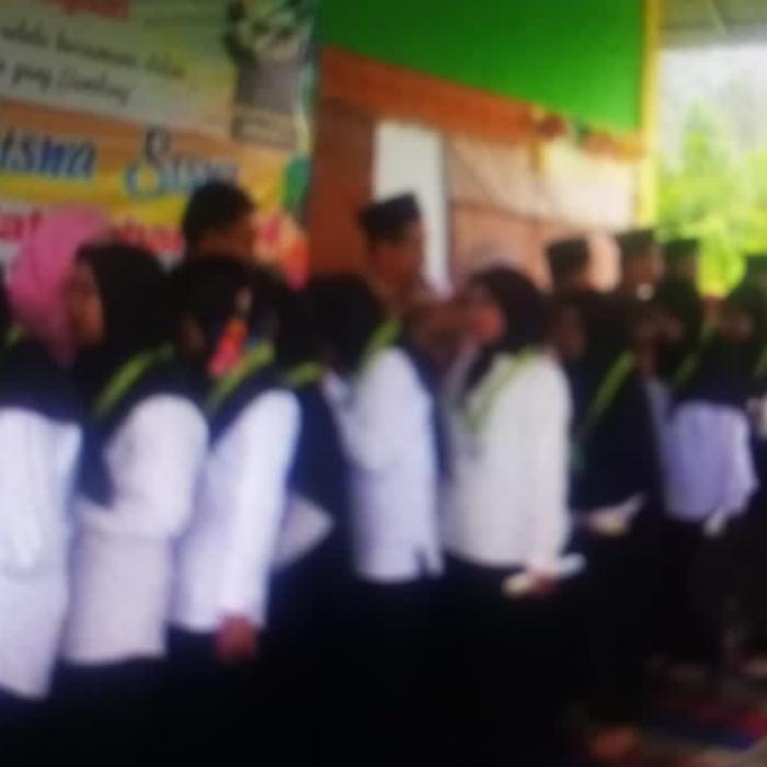 Nuansa Haru Warnai Pelepasan Siswa-Siswi Kelas IX MTs Negeri 7 Batanghari