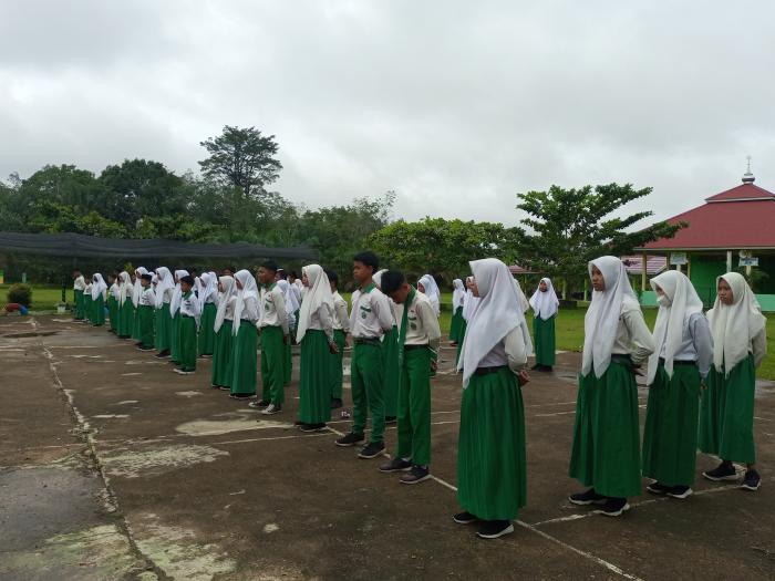 Siswa-Siswi Kelas IX MTs Negeri 7 Batanghari Lulus 100%