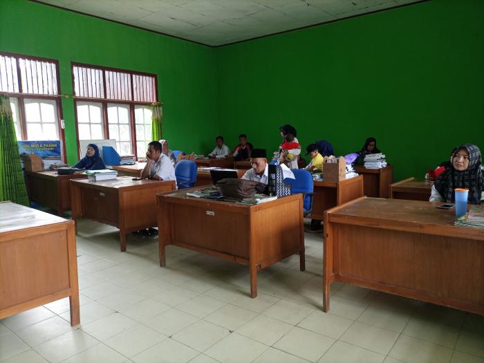 Hari Perdana Masuk Madrasah, Keluarga Besar MTs Negeri 7 Batanghari Hadir 100% Hari Perdana Masuk Madrasah, Keluarga Besar MTs Negeri 7 Batanghari Hadir 100%