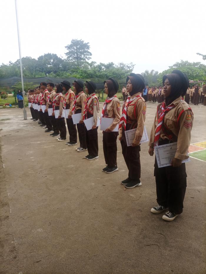 Peserta LT II MTs Negeri 7 Batang Hari Terima Piagam