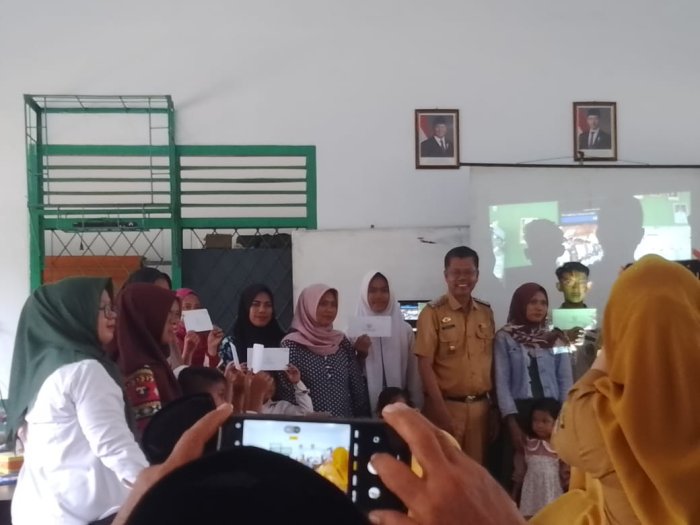 12 Siswa MTsNegeri 7 Batang Hari Terima Zakat