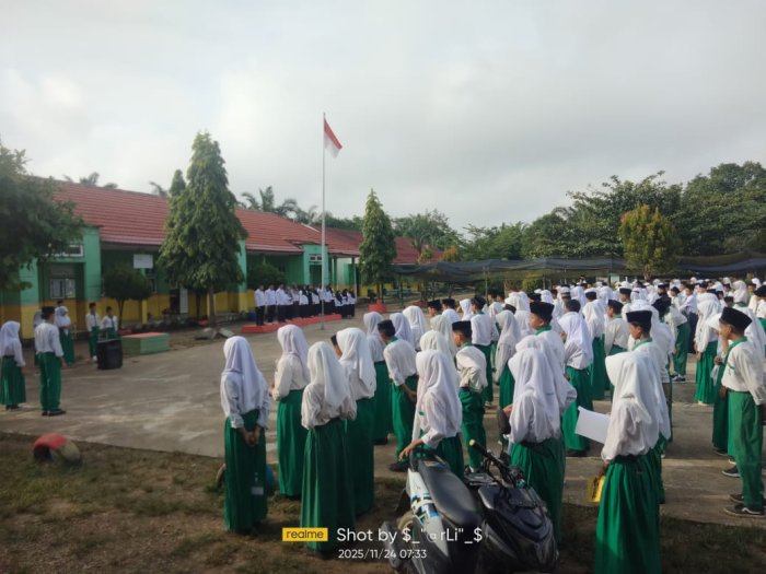 Kepala MTsNegeri 7 Batang Hari Resmi Buka Kegiatan Asesmen Sumatif Ganjil