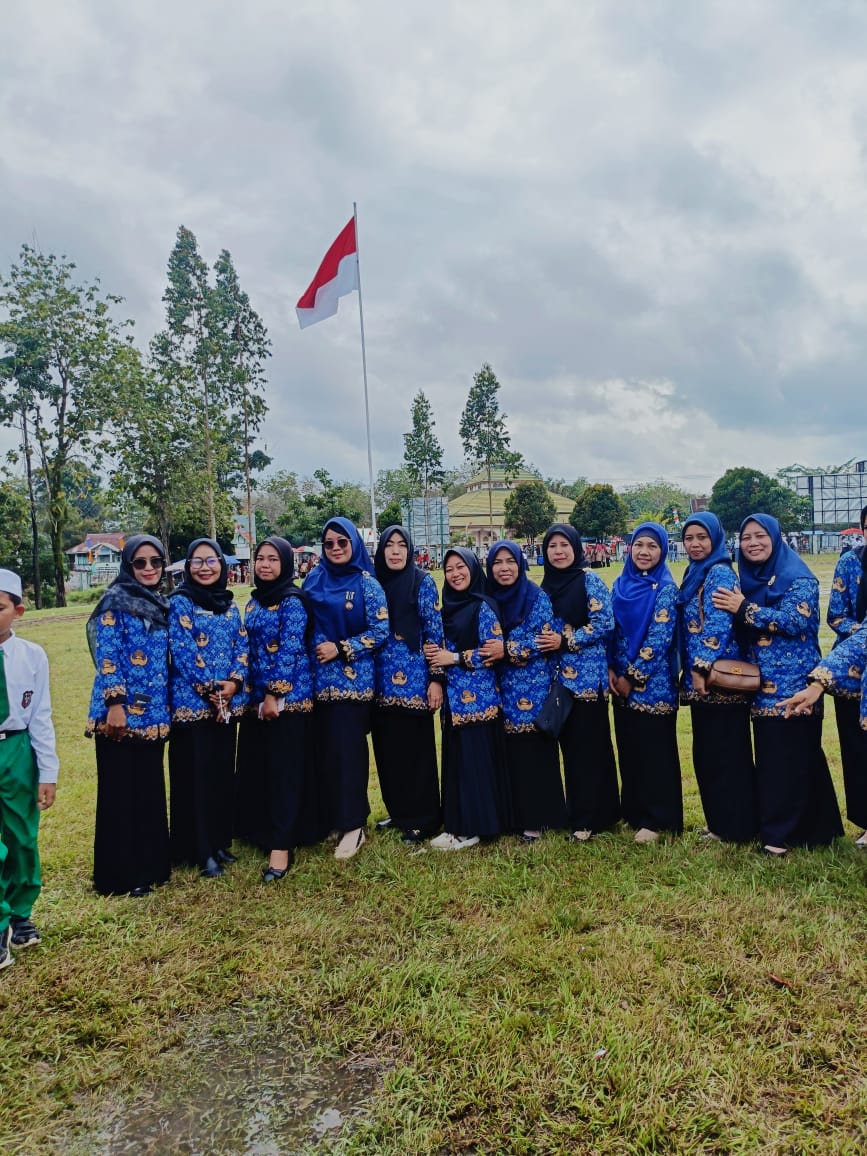 Keluarga Besar Madrasah Ikuti Upacara HUT RI Ke 80