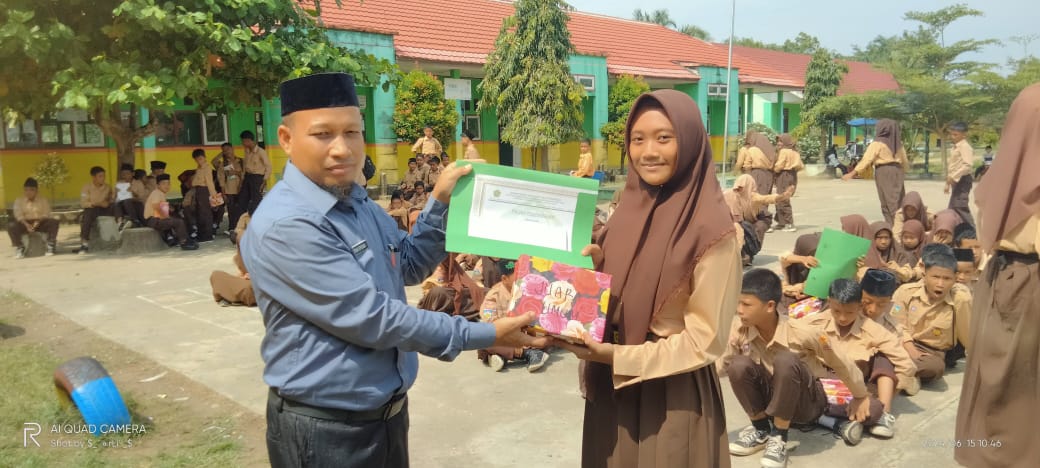 Raih Nilai Tertinggi, Syahira Rabilla Sang Juara Umum Semester Genap
