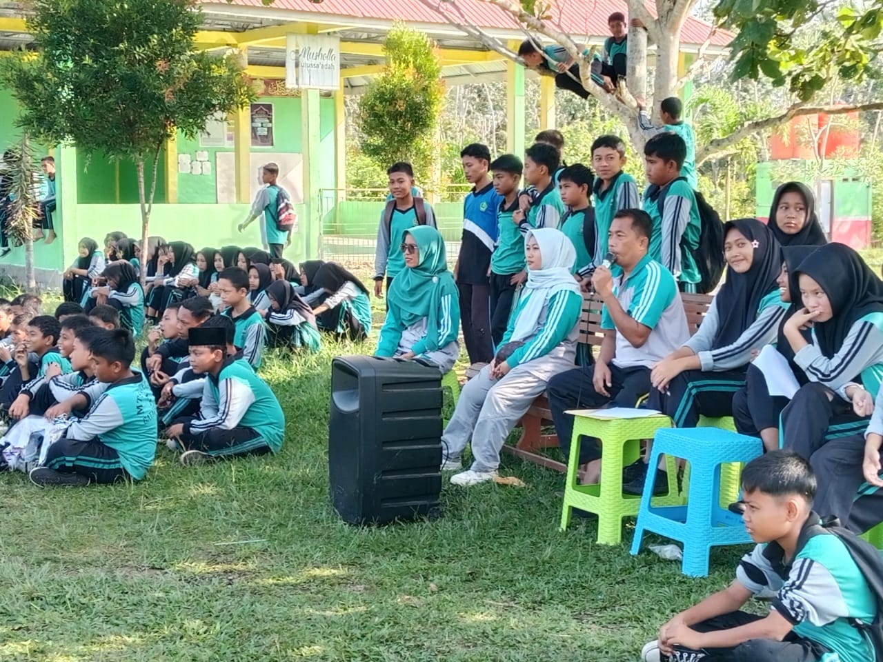 OSIM Menjadi Petugas Pembukaan Kegiatan Classmeeting 
