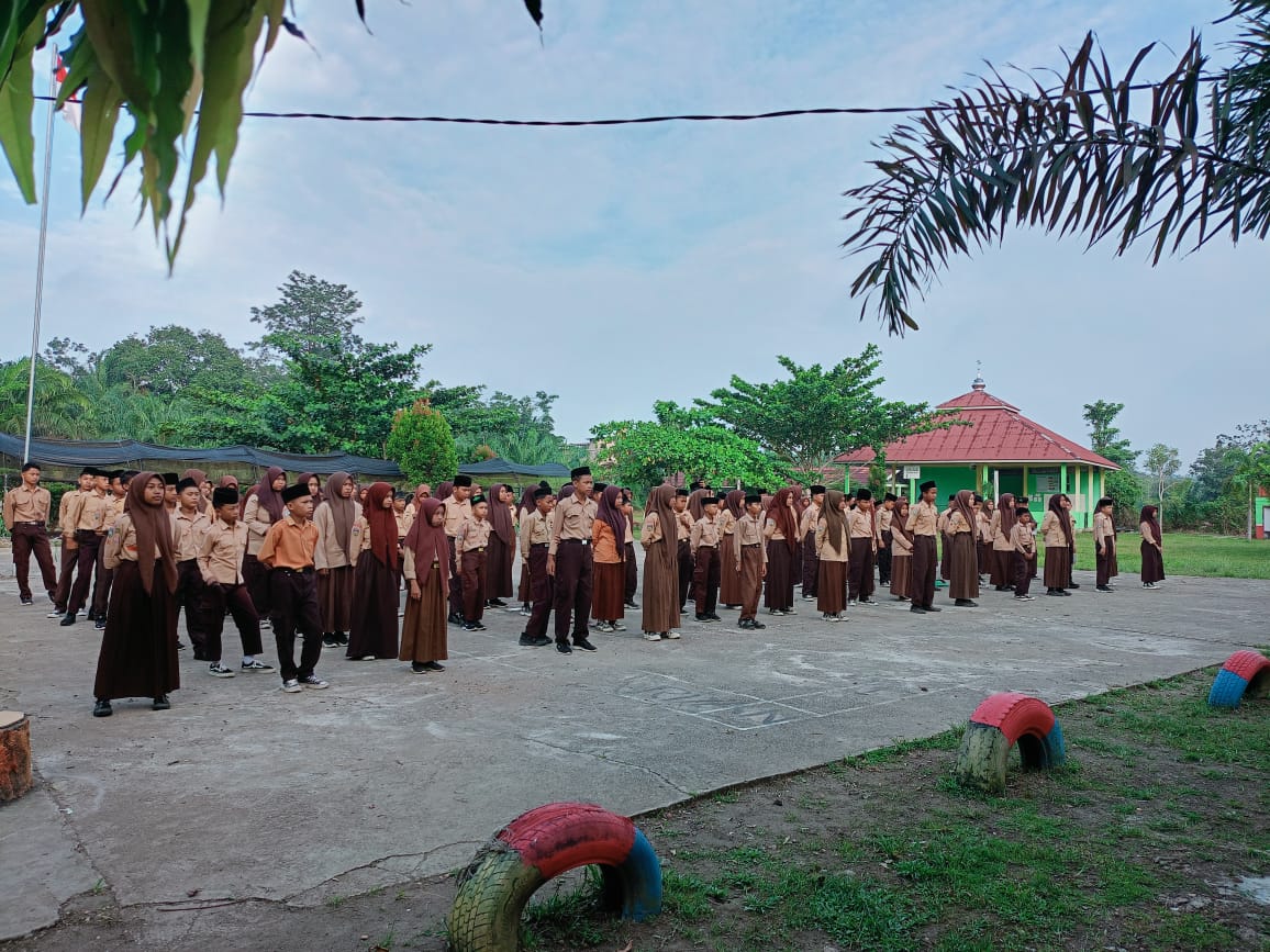 Kepala Madrasah Buka Pelaksana Asesmen Sumatif Akhir Tahun Secara Resmi