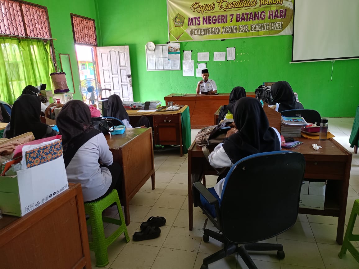 Rapat Rutin Dipimpin Kepala Madrasah