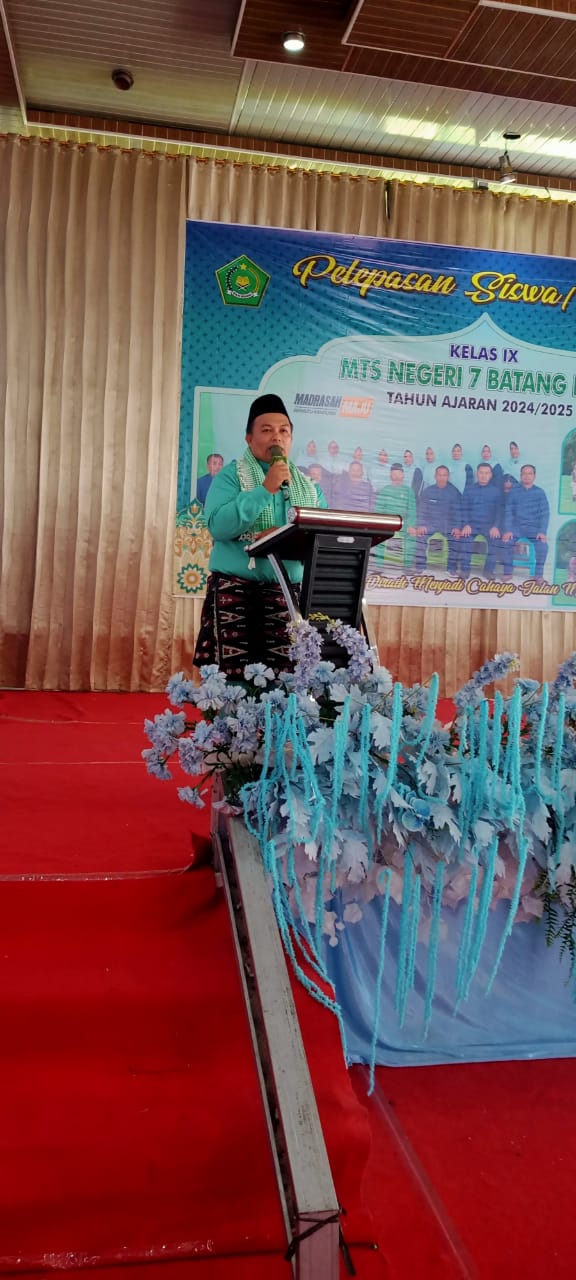 Kasi Pendidikan Madrasah Hadiri Pelepasan Siswa-Siswi Kelas IX