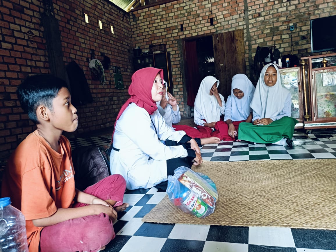 Tanamkan Kekeluargaan dan Kepedulian Sosial di Lingkungan MTs