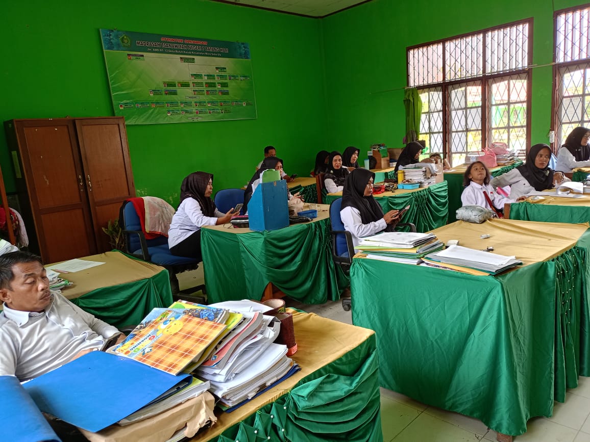 Hari Perdana Masuk Madrasah, Semua Hadir 100%