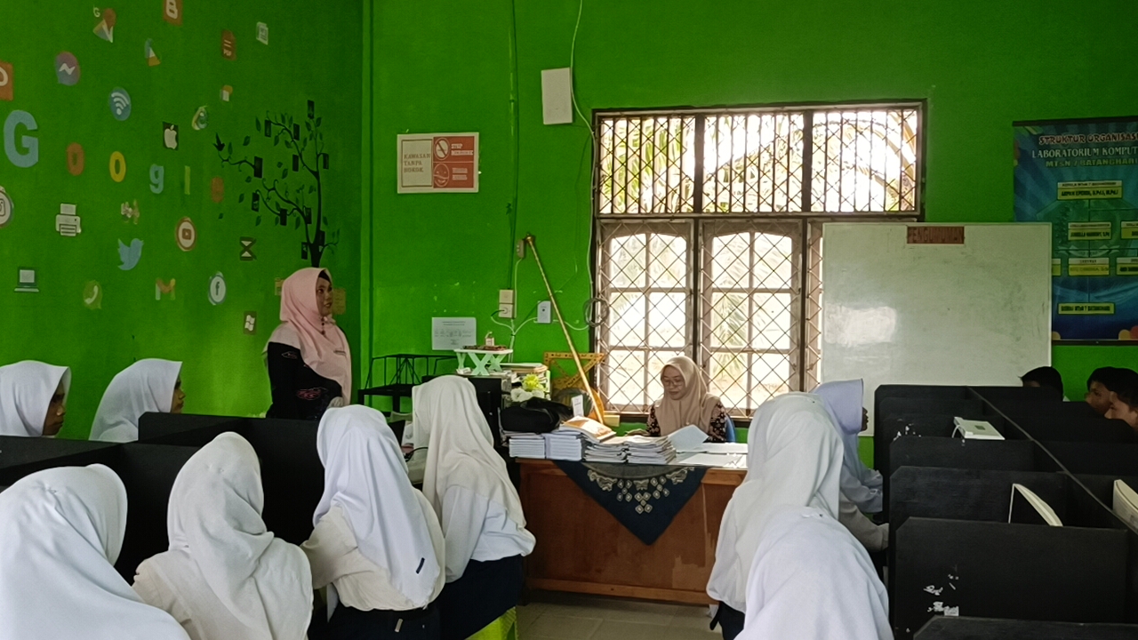 Supervisi KBM Tingkatkan Profesionalitas