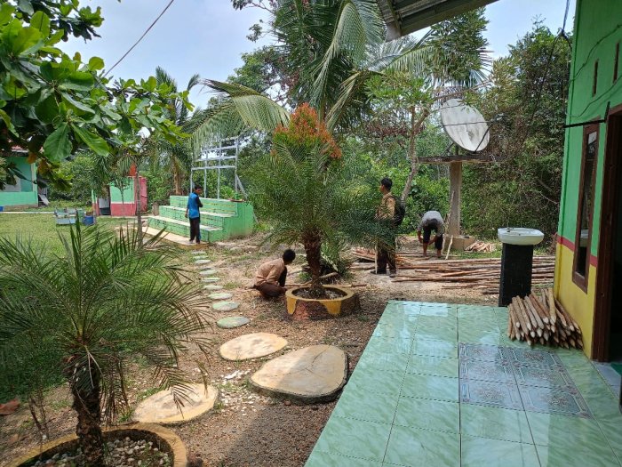 MTsNegeri 7 Batang Hari Siapkan Dua Tenda untuk Jambore MTsNegeri 7 Batang Hari Siapkan Dua Tenda untuk Jambore