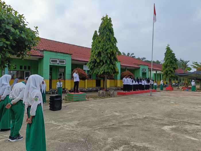 Majelis Guru Secara Bergiliran Menjadi Pembina Upacara