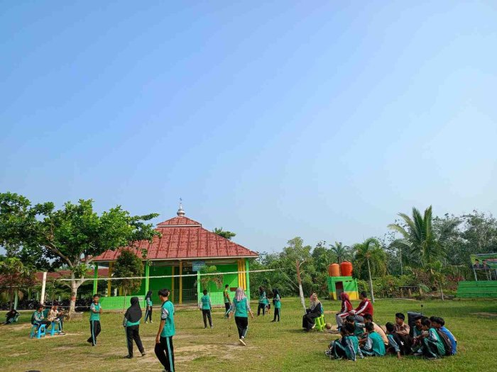 Keseruan Dan Atmosfer Kompetisi Yang Tinggi Mewarnai Pelaksanaan Hari Kedua Classmeeting di MTsNegeri 7 Batang Hari