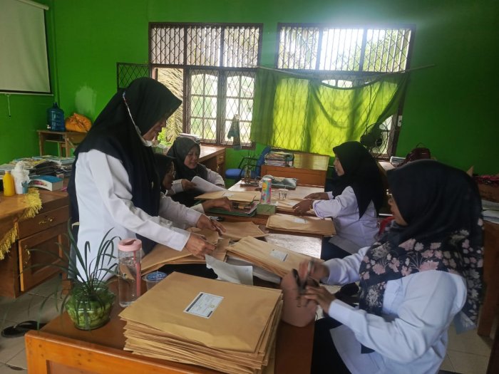 H-1 Ujian, Panitia ASAS Rampungkan Pengepakan Soal untuk Jamin Kerahasiaan