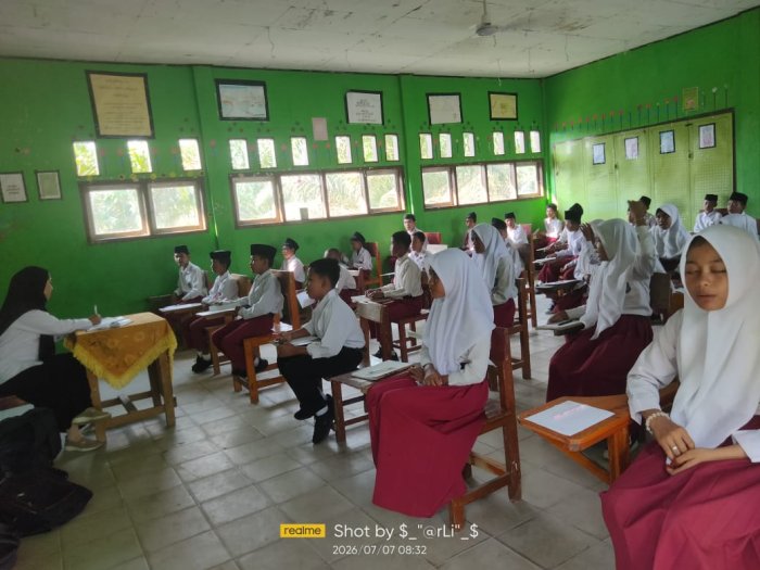 Berlangsung Tertib, Pelaksanaan Tes Tertulis PMBM MTsNegeri 7 Batang Hari Berjalan Lancar