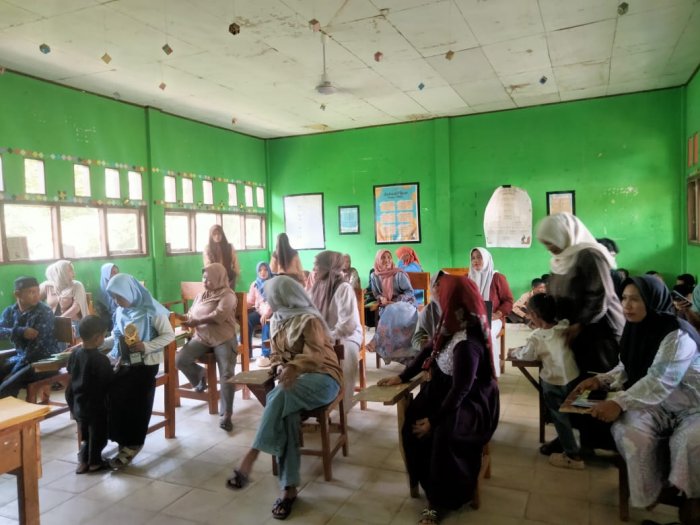 Kehadiran Orang Tua Terima Rapor, Ajang Memupuk Silaturahmi Dan Komunikasi Antara Madrasah Dan Keluarga