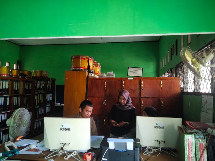 Matangkan Strategi dan Tupoksi, Panitia PMBM MTsNegeri 7 Batang Hari Gelar Diskusi Singkat Jelang Tes