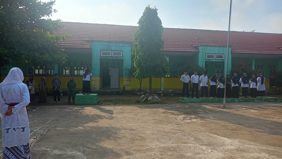 Upacara Peringati Hari Pahlawan